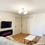 Chic 3 Bedroom Apartment In Budva City Center