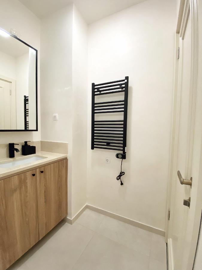 Chic 3 Bedroom In Center *