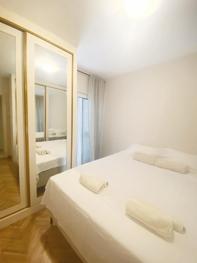Chic 3 Bedroom In Center Apartment Budva